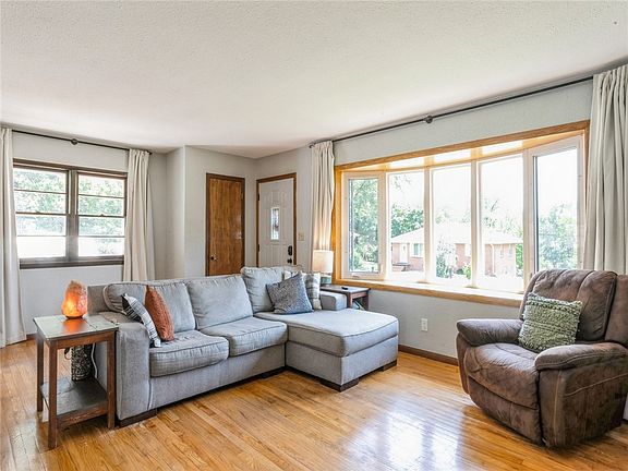 5th image of 1610 W 4th Ave