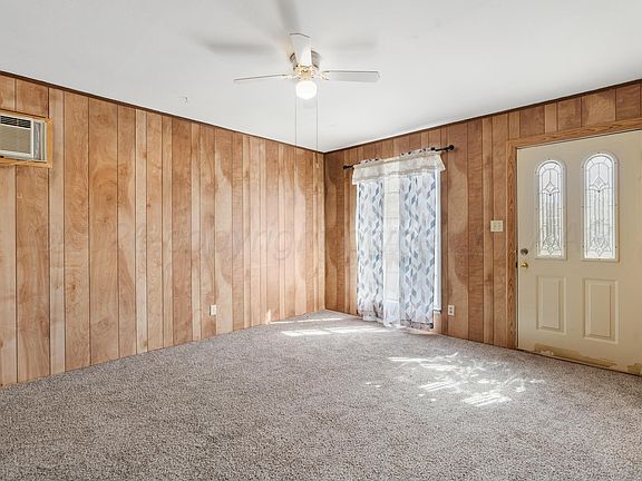 3rd image of 1105 Aster St