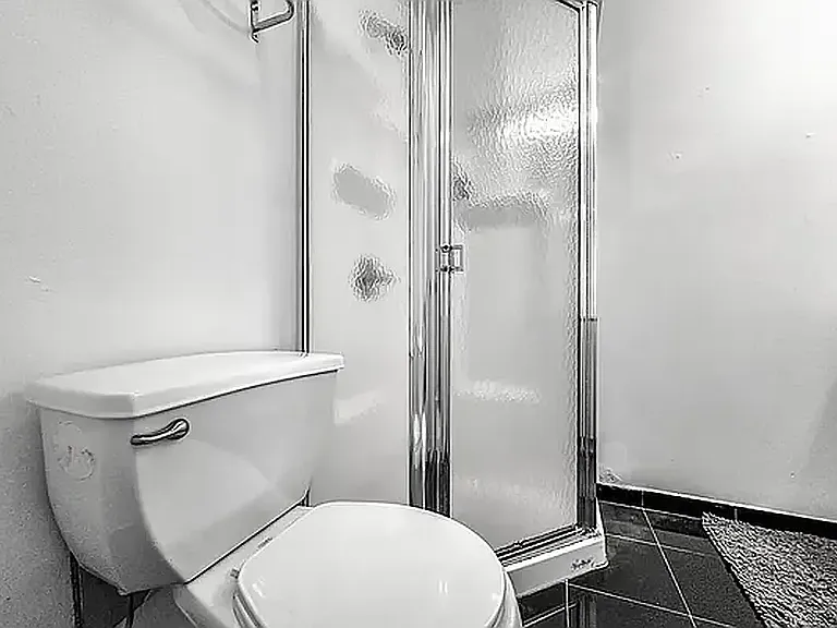 212 E 10th St #5B — Photo 10