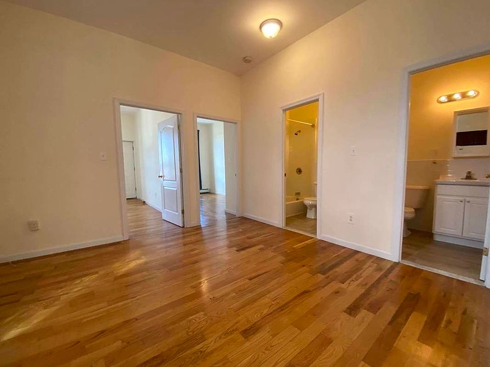 1st image of 387 Suydam St #3
