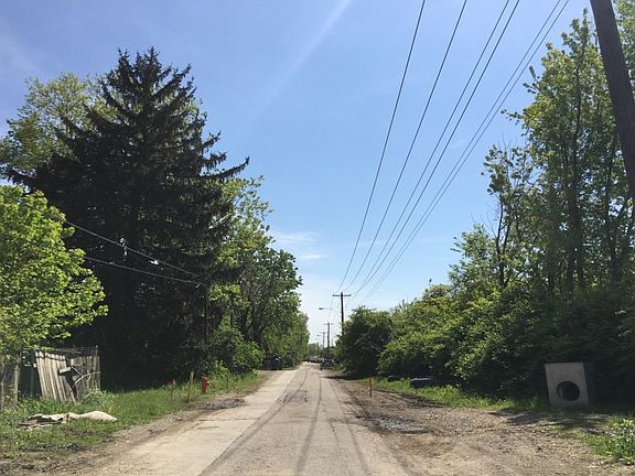 5th image of Elwood Ave