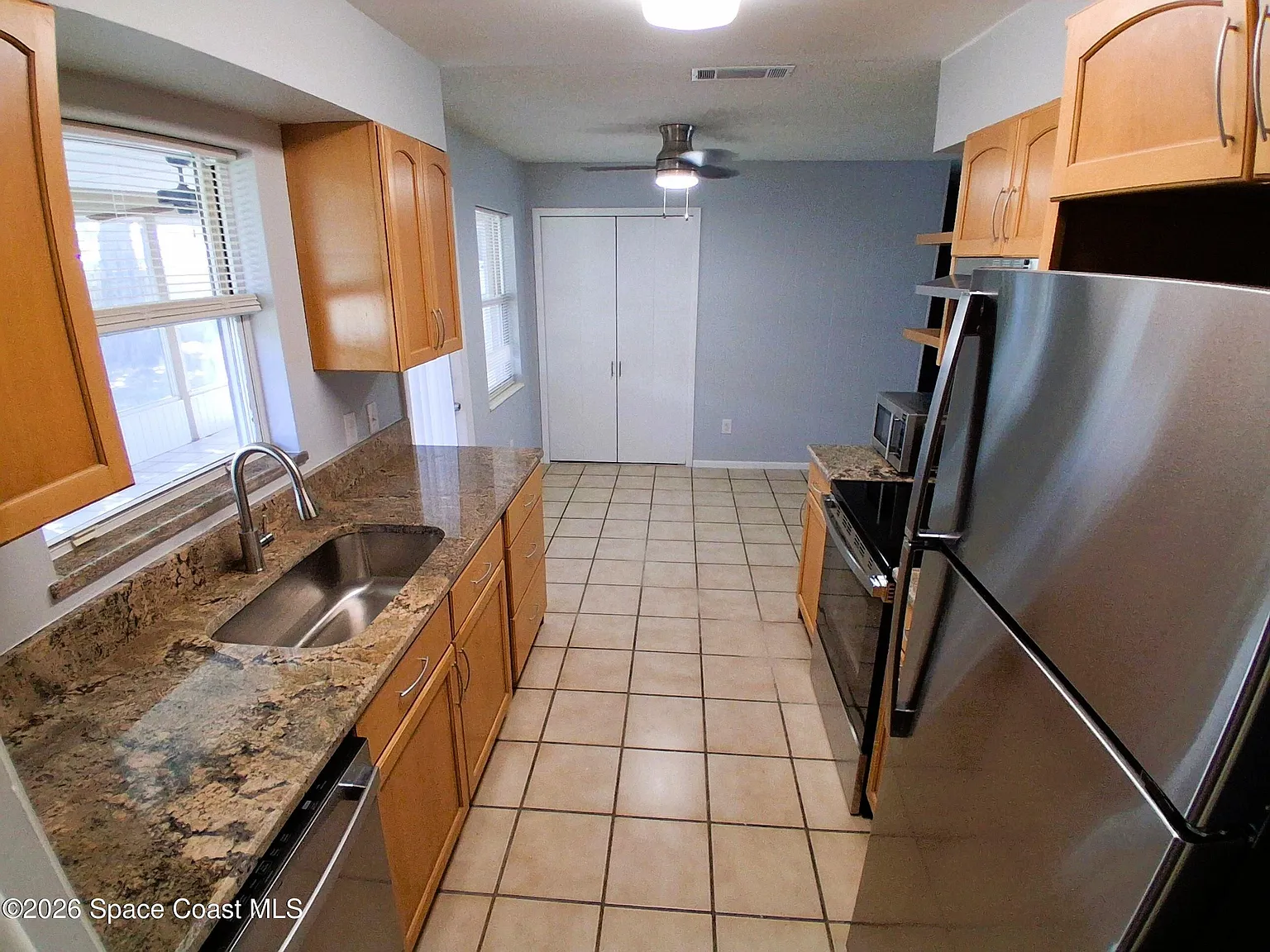3 bed, 2.0 bath, 1151 sqft, $1,900 — Photo 4