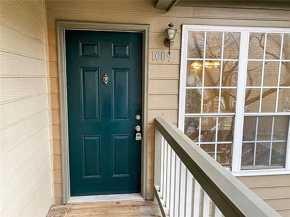 3rd image of 1009 Mill Pond Dr SE