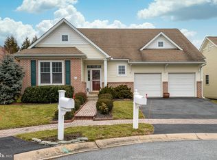 1040 Earls Ct, Lititz, PA 17543