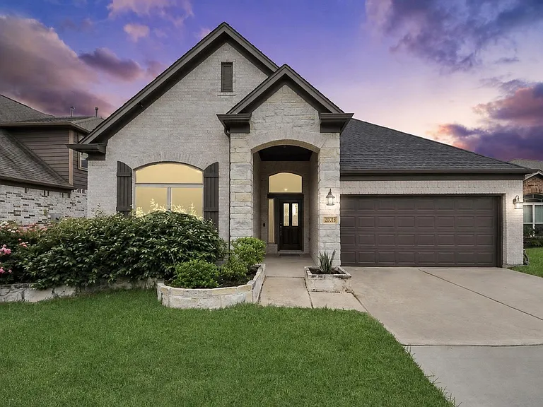 24523 Eucalyptus Way — Photo 1