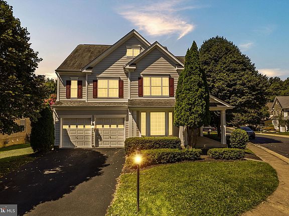 3rd image of 10605 Regent Park Ct