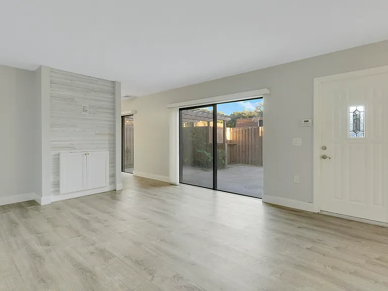 2316 23rd Ln — Photo 11