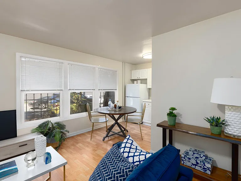 Parkside Apartments in Capitol Hill — Photo 5