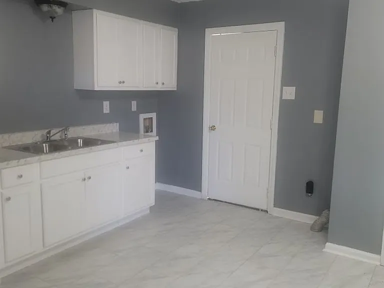 3690 Ford Rd — Photo 9