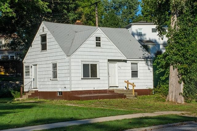 1st image of 1909 Inglewood Pl