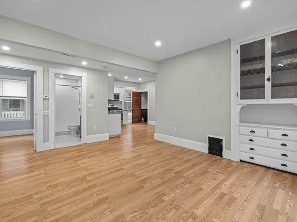 25 Howes St APT 3, Boston, MA 02125