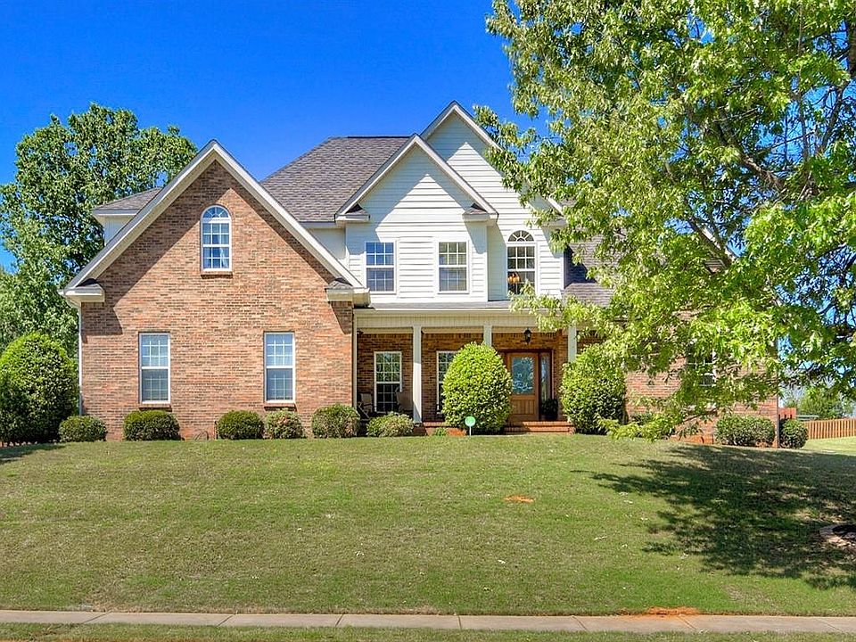 1st image of 977 Woody Hill Cir