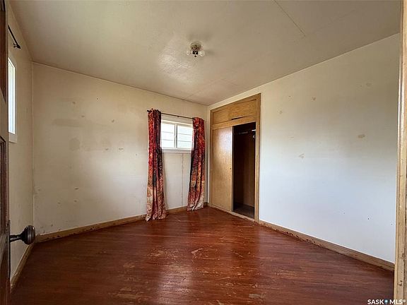 5th image of 102 Wayne STREET