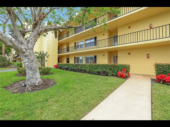 1086 Forest Lakes Dr #107, Naples, FL 34105