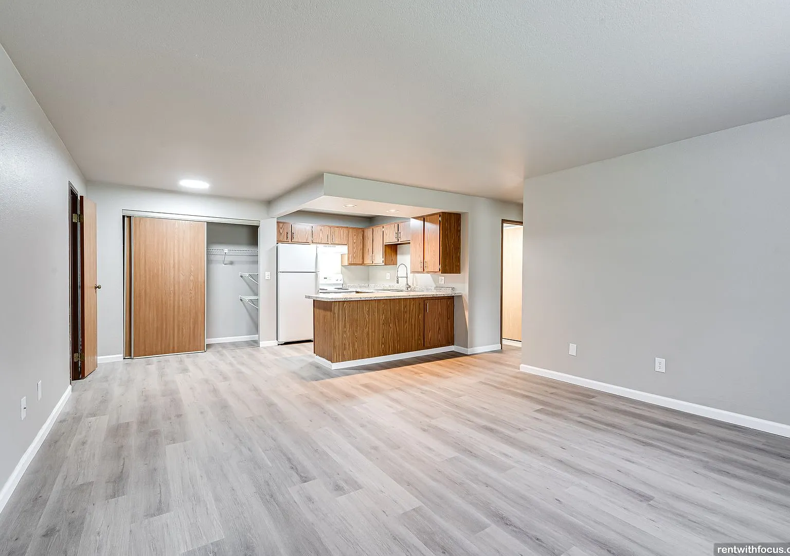 Nova Apartments — Photo 4