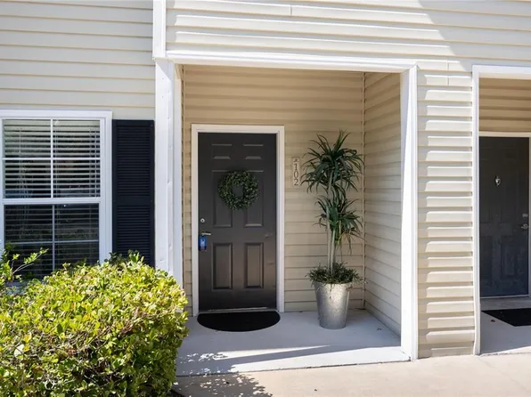 5008 NW 44th Ln APT 102, Gainesville, FL 32606