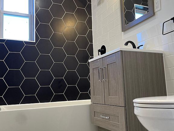 4th image of 169 Franklin St #4