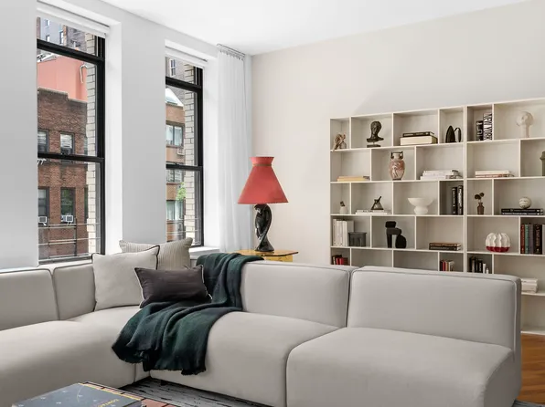 27 East 22nd Street F4 image 3 of 11