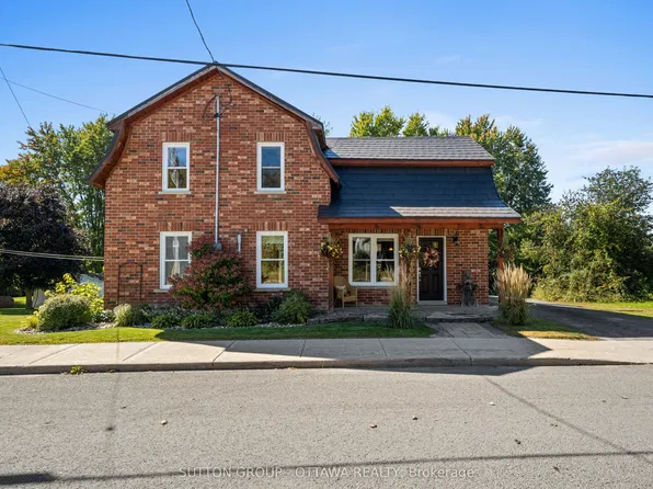 40 Sabourin St, North Stormont, ON K0C 1W0