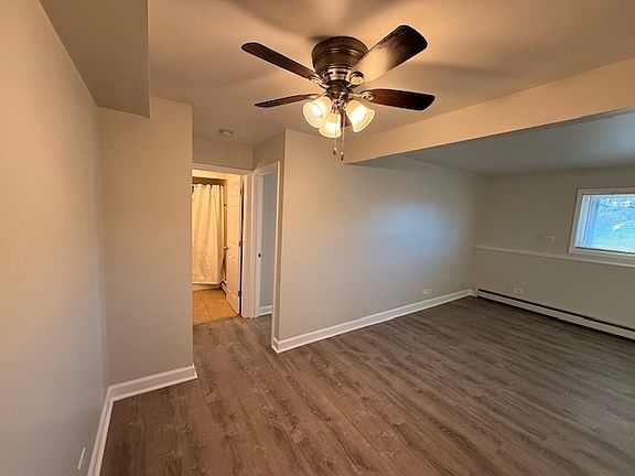 3rd image of 932 Rollins Road932 A