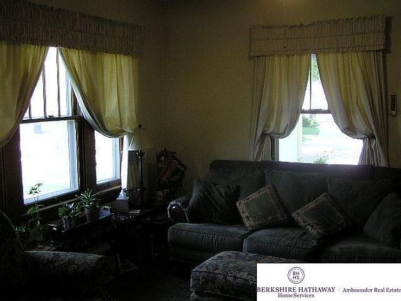 3rd image of 1634 N H St