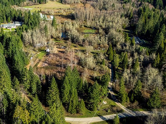 3rd image of 302 Three Mill Rd