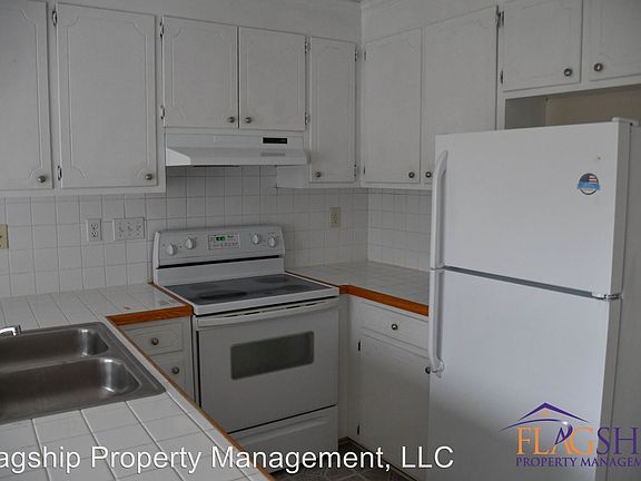 2nd image of 3940 Sterling Pointe Dr Unit 3