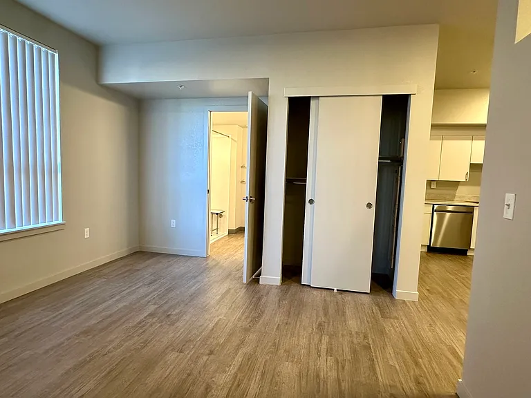 Studio unit