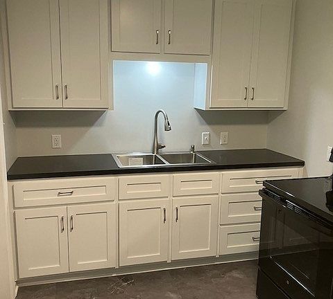 5th image of 306 Hamlin St APT 2