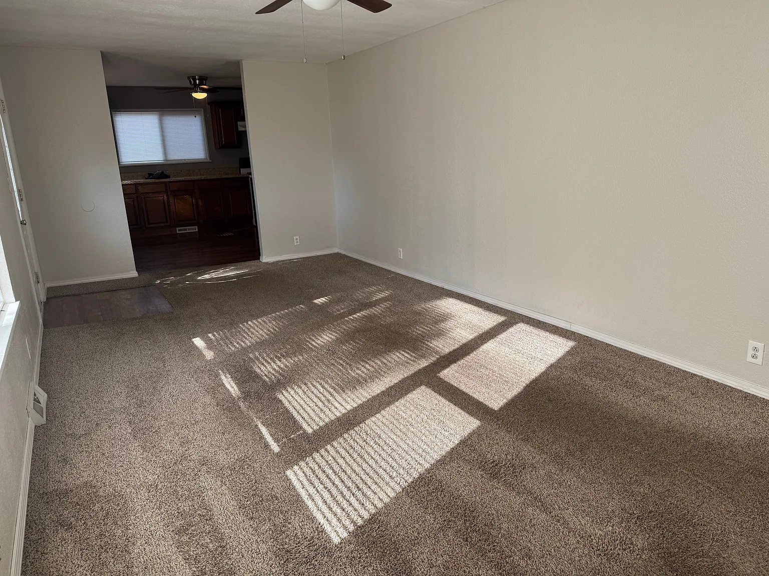 3 bed, 1.0 bath, 1500 sqft, $1,500 — Photo 2
