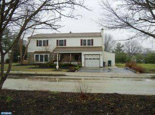 332 Flourtown Rd, Lafayette Hill, PA 19444
