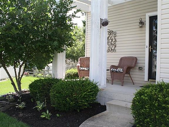 3rd image of 476 N Church Dr