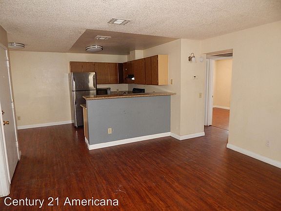 4th image of 2715 Jennydiane Dr APT B