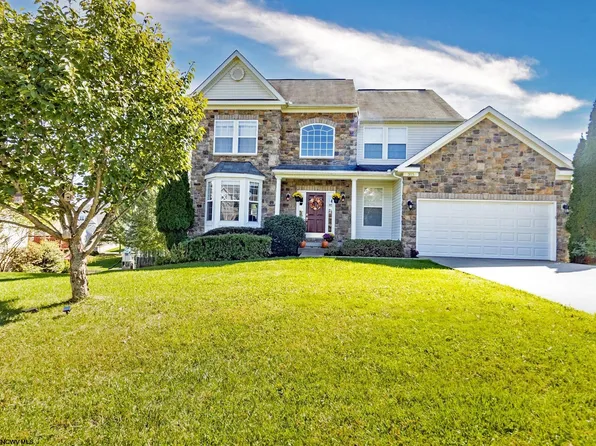 315 Dairy Ln, Morgantown, WV 26508