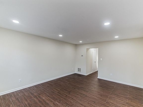 5th image of 9678 Scotch Haven Dr