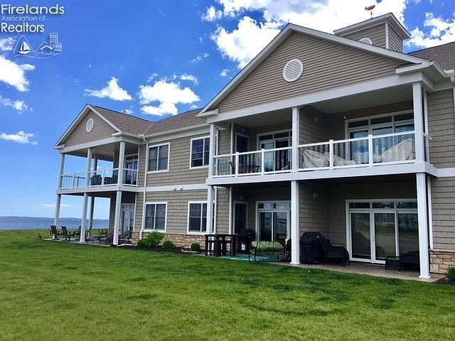 1st image of 3039 N Beach Towne Ct