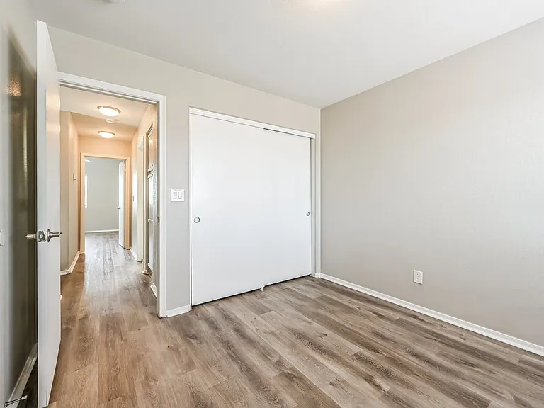 1109 W Bluefield Ave — Photo 14