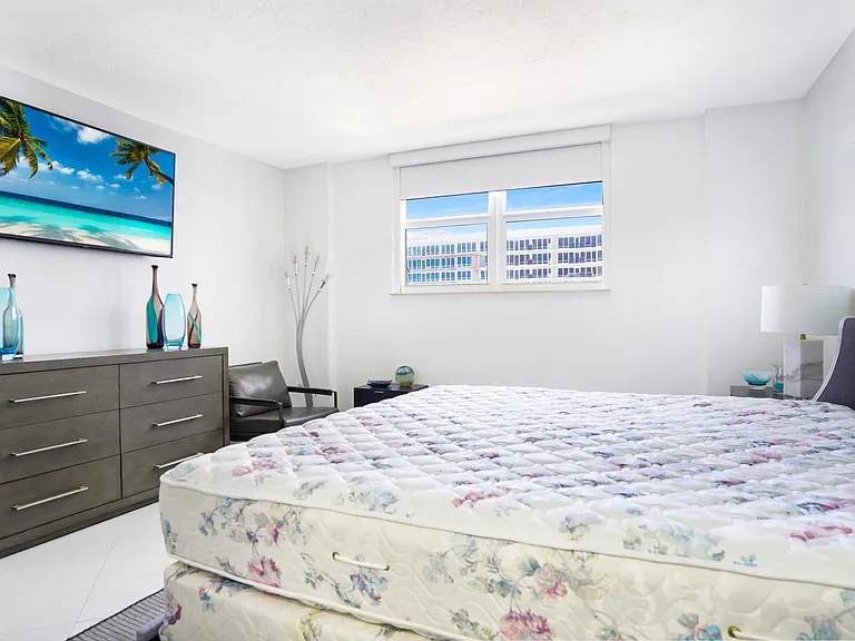 4250 Galt Ocean Dr #12K — Photo 16