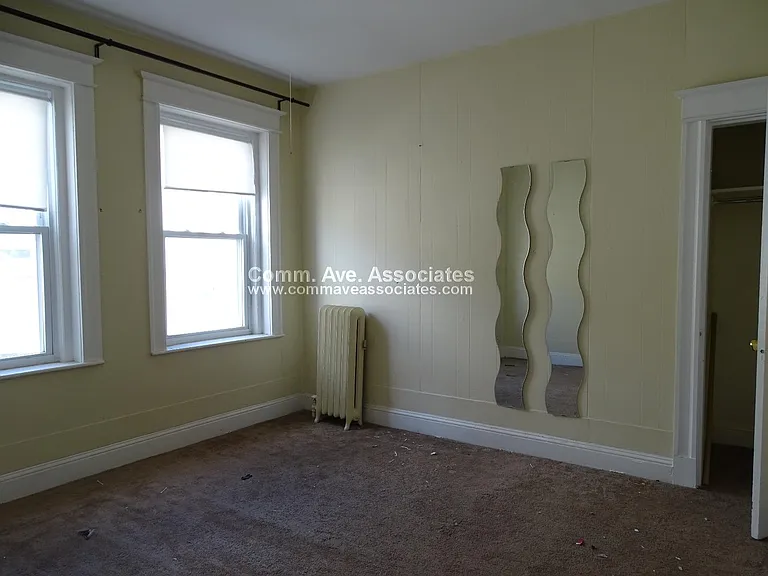 68 Woodstock Ave #11 — Photo 3
