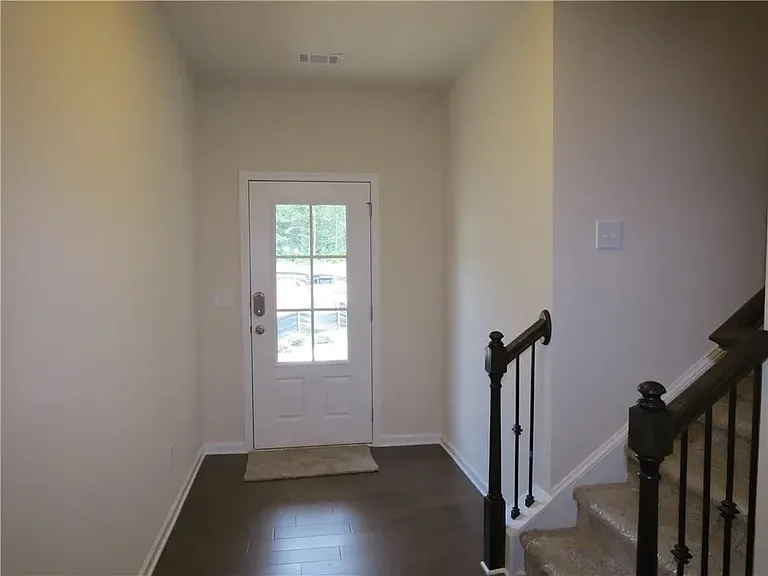 5640 Berney Cir — Photo 14