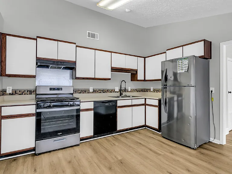 123 Peachtree Dr — Photo 8