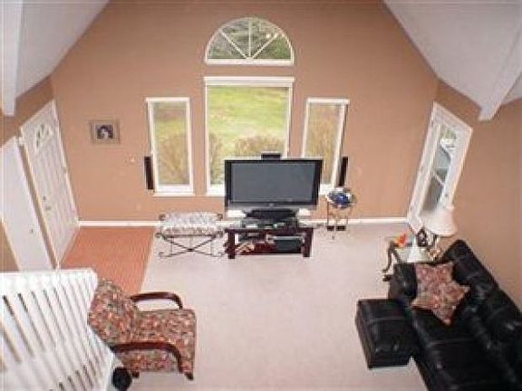 2nd image of 828 Arboretum Cir