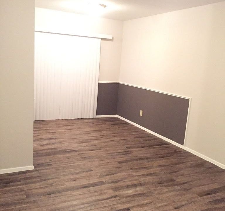 1st image of 2820 Richmond St
