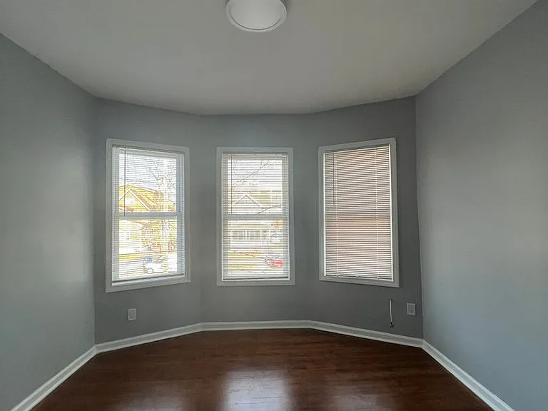 302-304 Howard Ave — Photo 20
