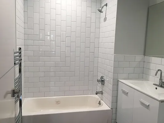 Rented by 18 REALTY | media 11