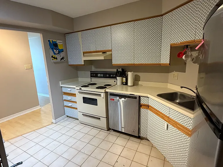 695 Richmond St #1307 — Photo 9
