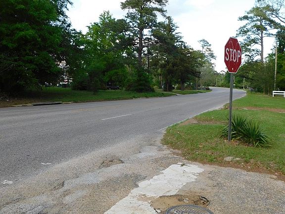 4th image of 1218 N State Highway 123