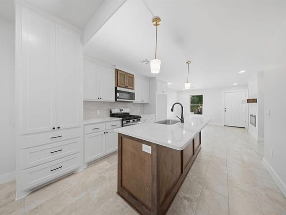 5th image of 1031 Harris Ave
