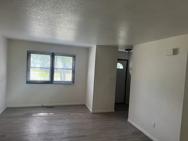 4705 SE 3rd St — Photo 10
