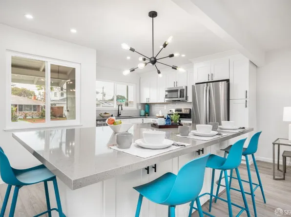 1077 Fiesta Dr, San Mateo, CA 94403